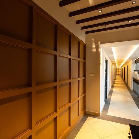 Court 11 By Dimora Hotel Kochi Exterior photo