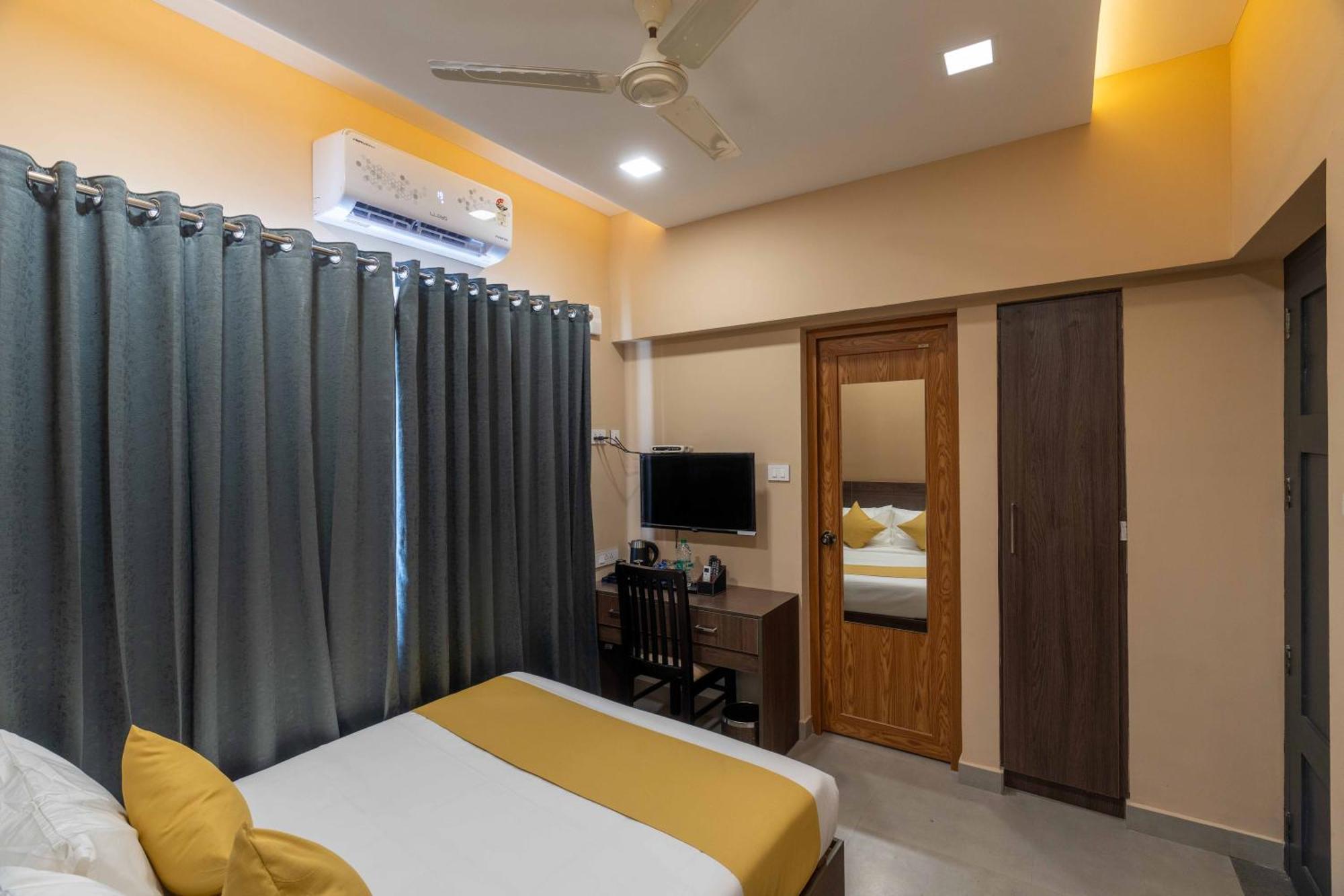 Court 11 By Dimora Hotel Kochi Exterior photo